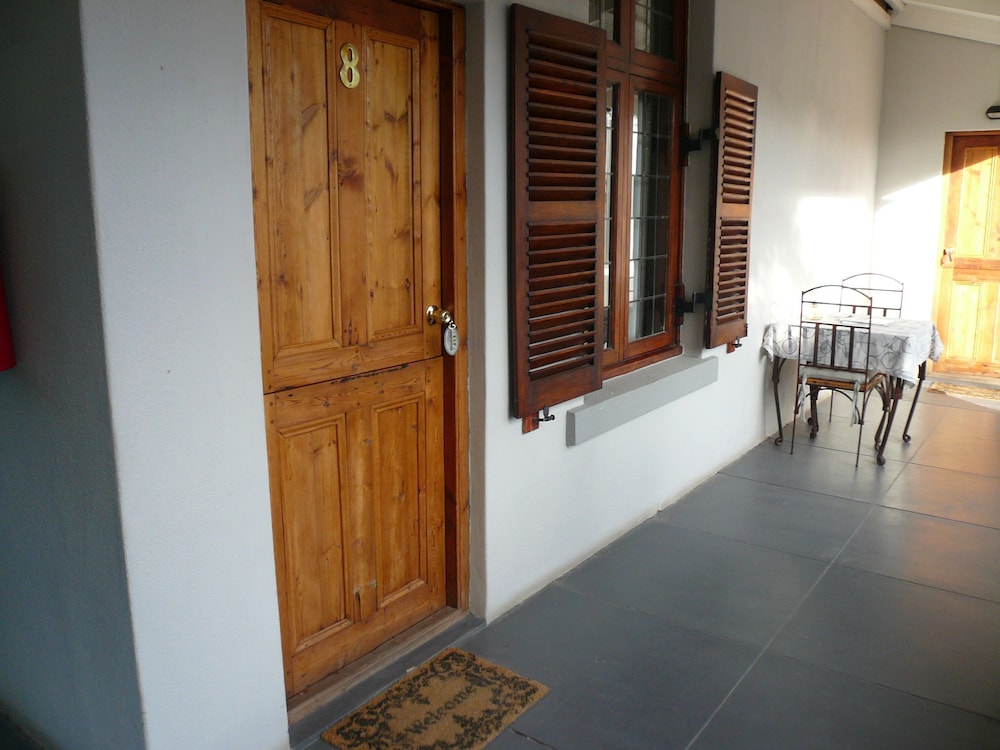 Die Herehuis Guesthouse 50/50