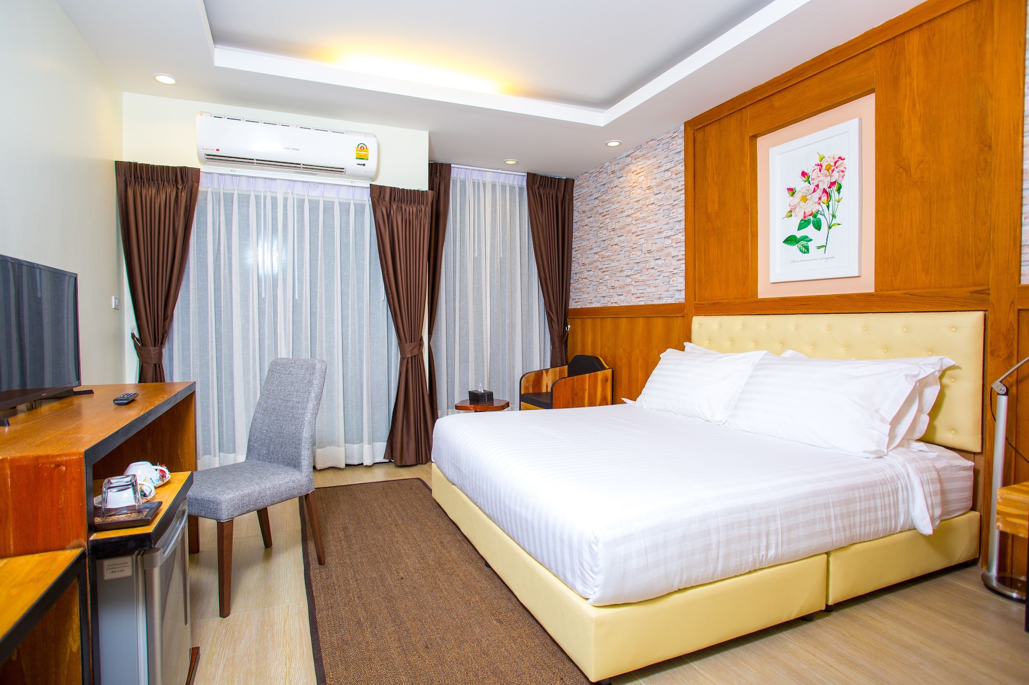 DELUXE, DOUBLE BED, BALCONY
