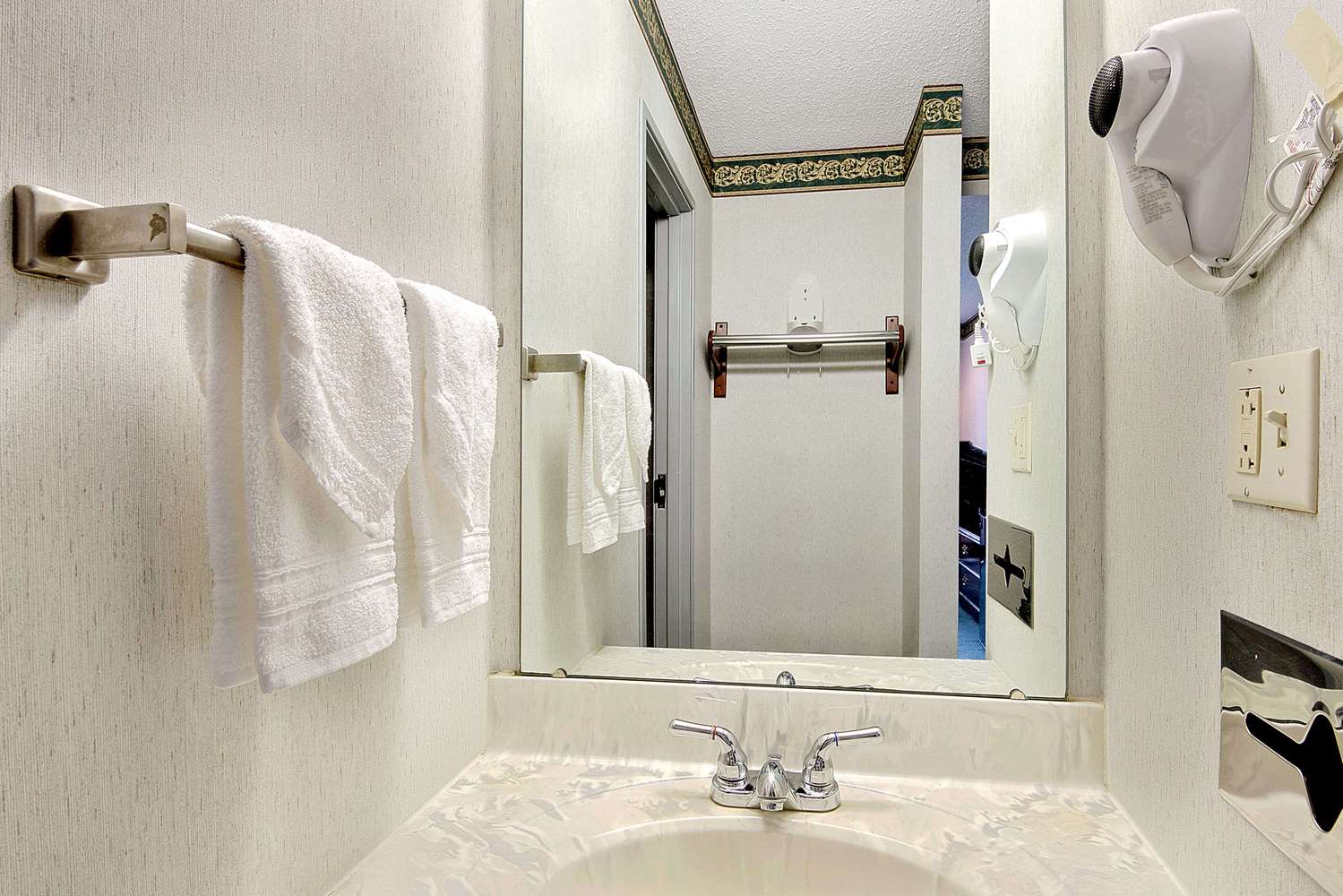 Days Inn Lisbon 11/12