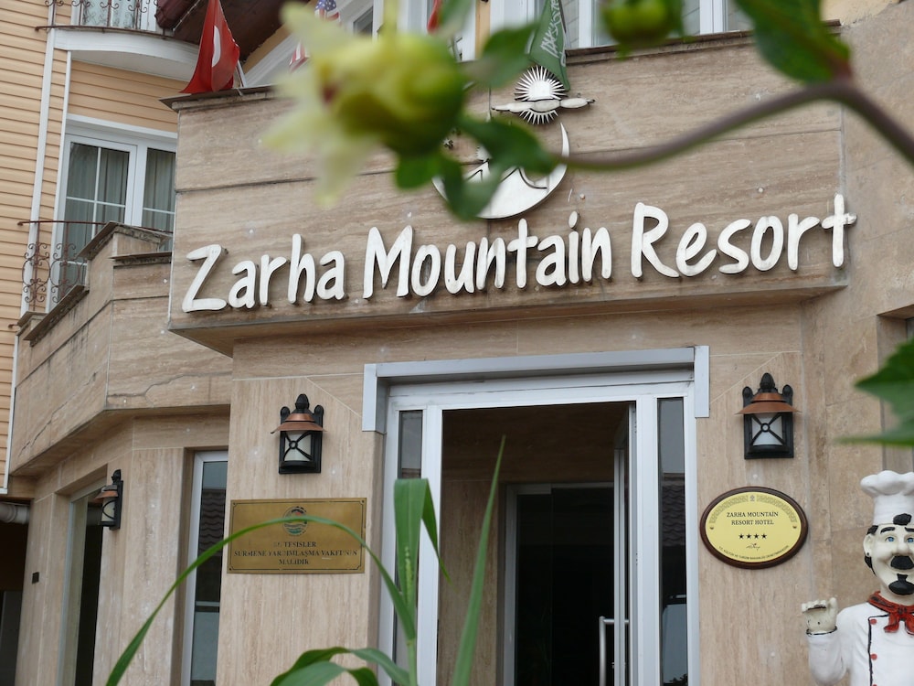 Zarha Mountain Resort 2/72