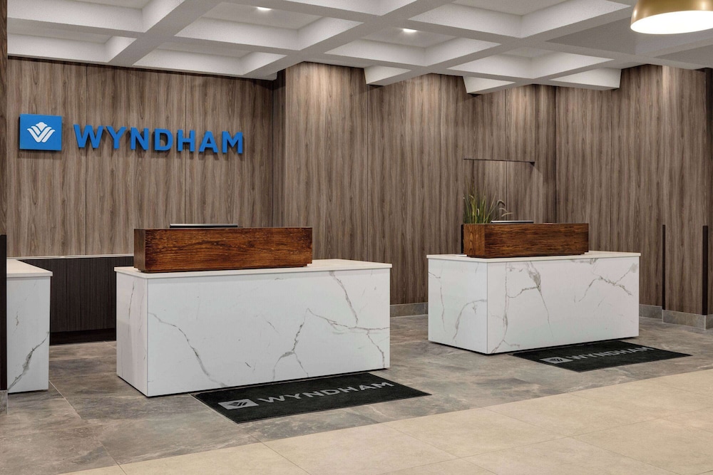 Wyndham Edmonton Hotel and Conference Centre 6/57