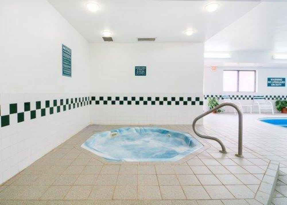 Comfort Inn Morris I-80 32/43