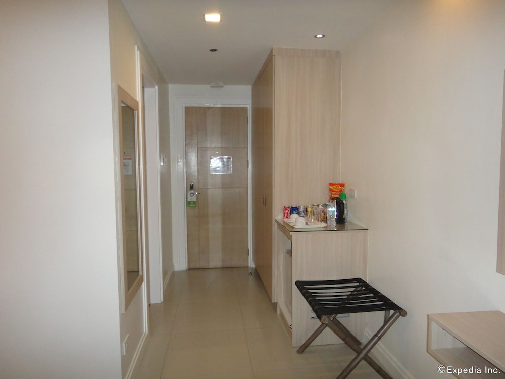 Zerenity Hotel Suites 4/28