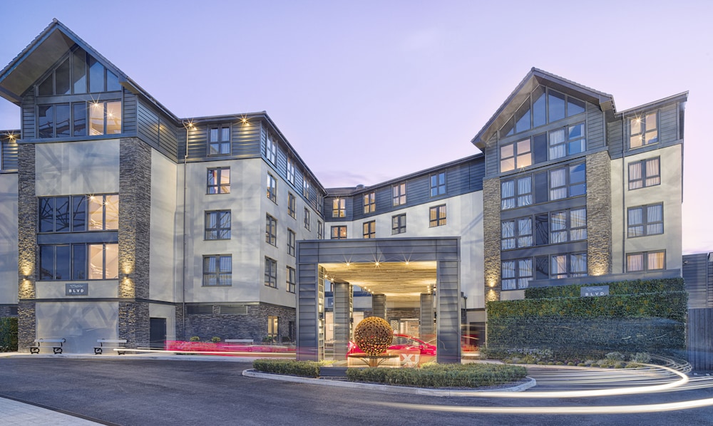 Boulevard Hotel 41/50