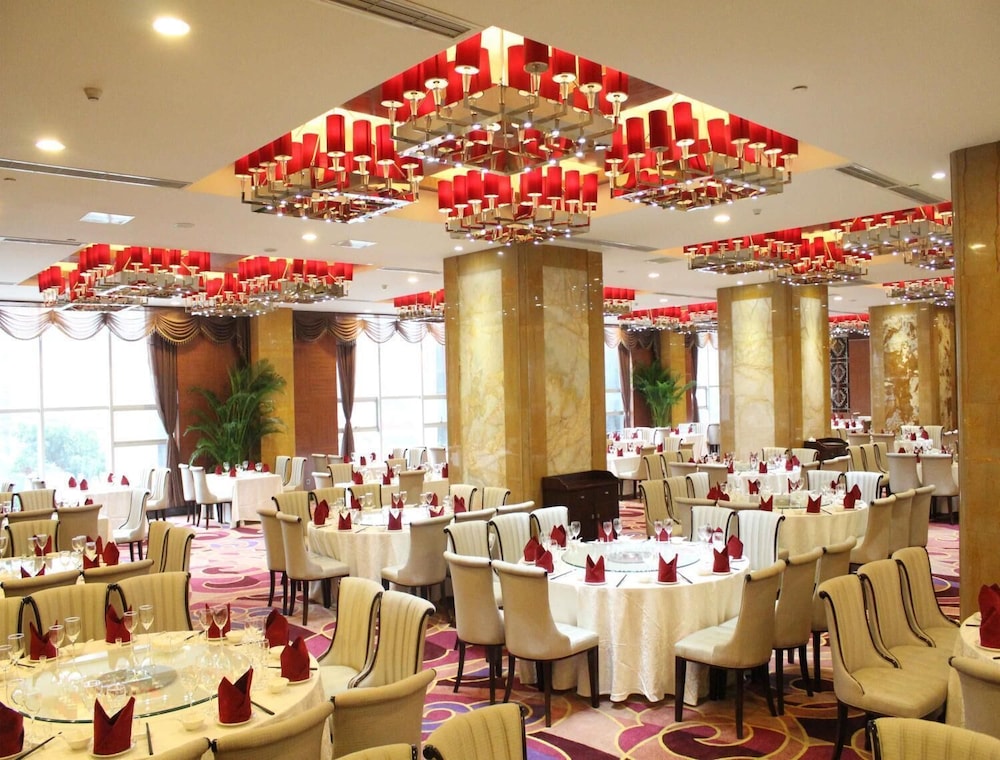 Ramada by Wyndham Chengdu North 20/24