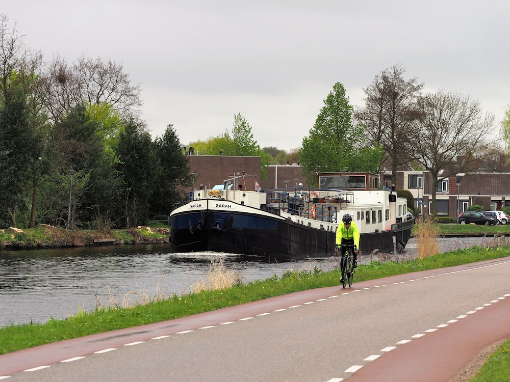 Hotelschip Sarah 1/36
