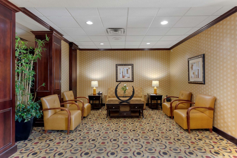 Comfort Inn Suites Denison North Lake Texoma 22/38