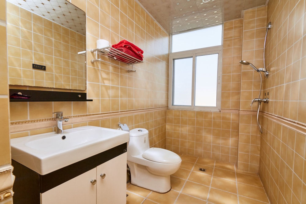 Chateau Towers Hotel Apartment 29/33