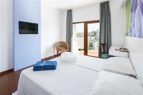Room, Twin Beds