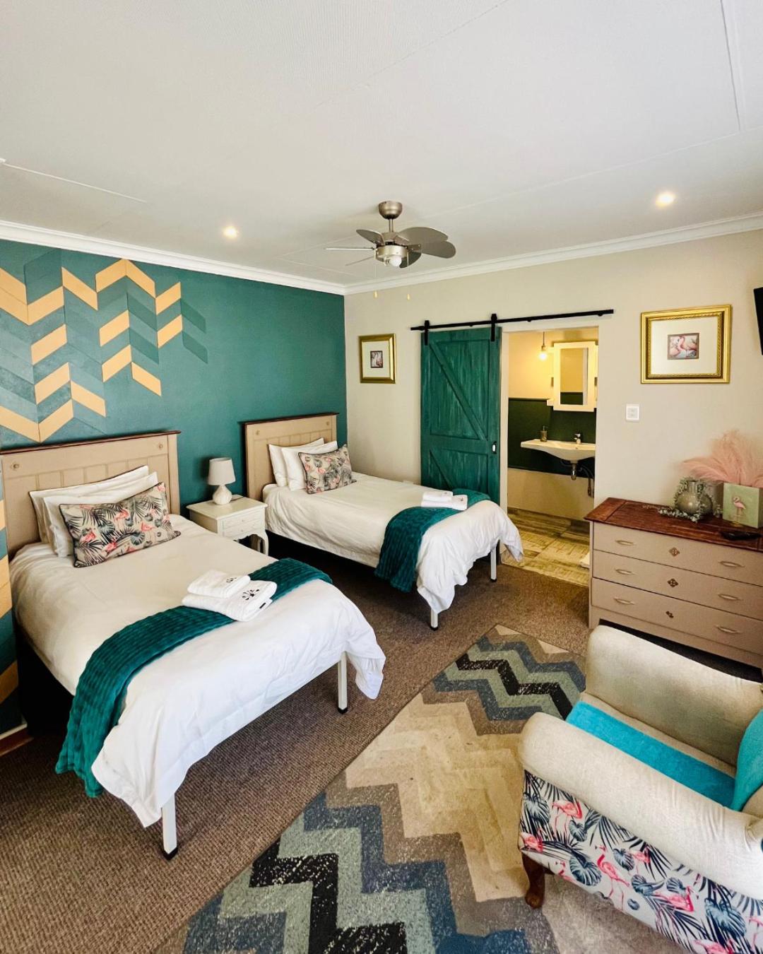 Longtom Farm Guest House 2/23