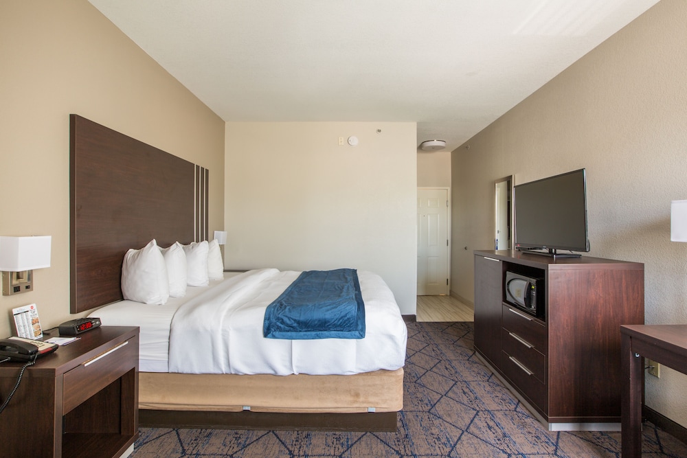 Baymont By Wyndham Albuquerque Airport 13/66