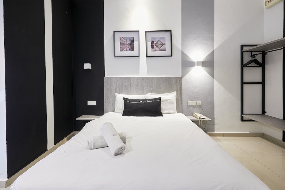 D New 1 Hotel 20/38