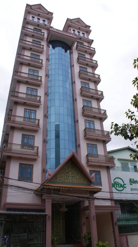 Rain Rock Hotel 4/46