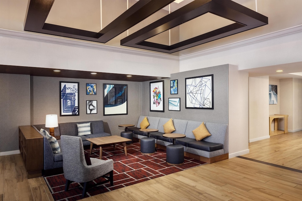 Hyatt Place Dublin/Pleasanton 68/77