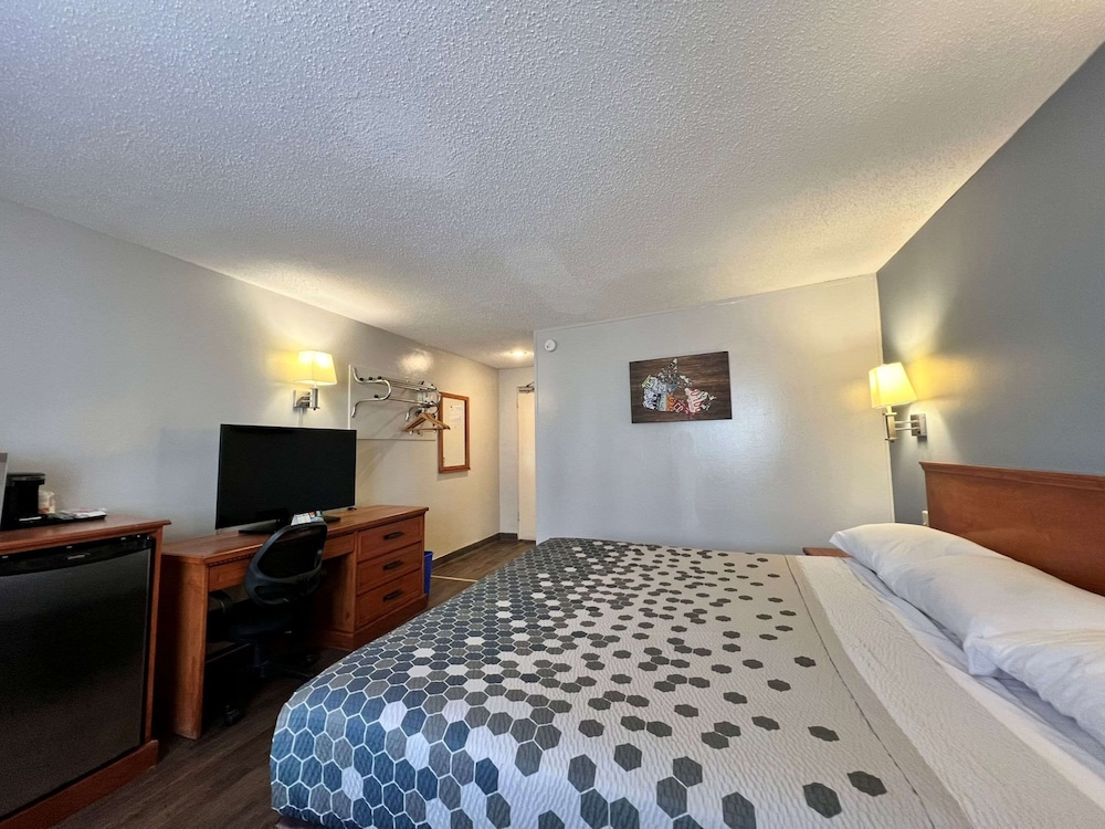 Standard, King Bed