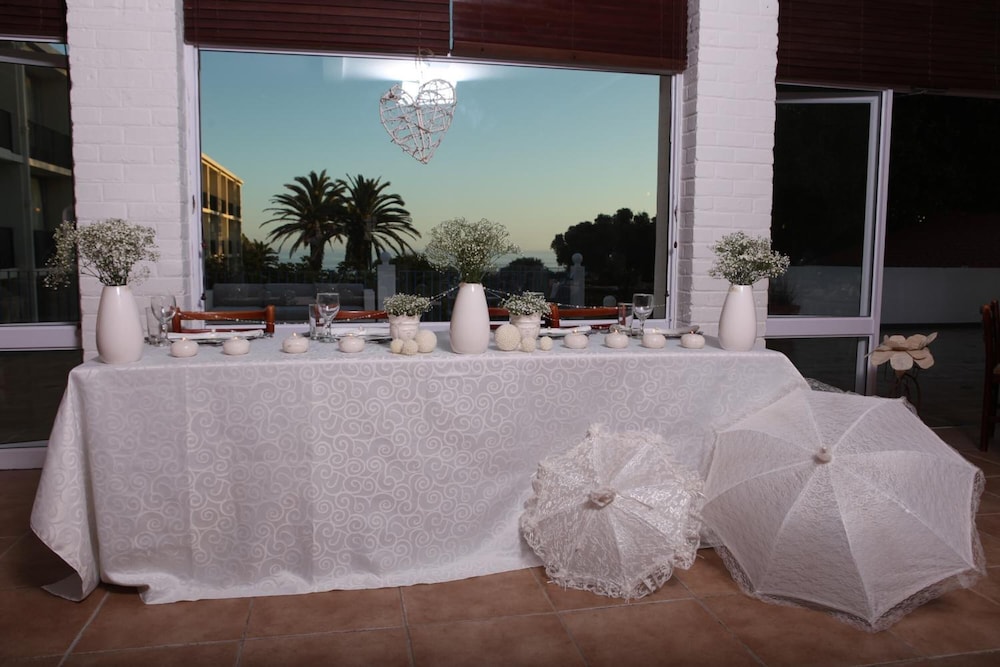 Wilderness Beach Hotel 37/65
