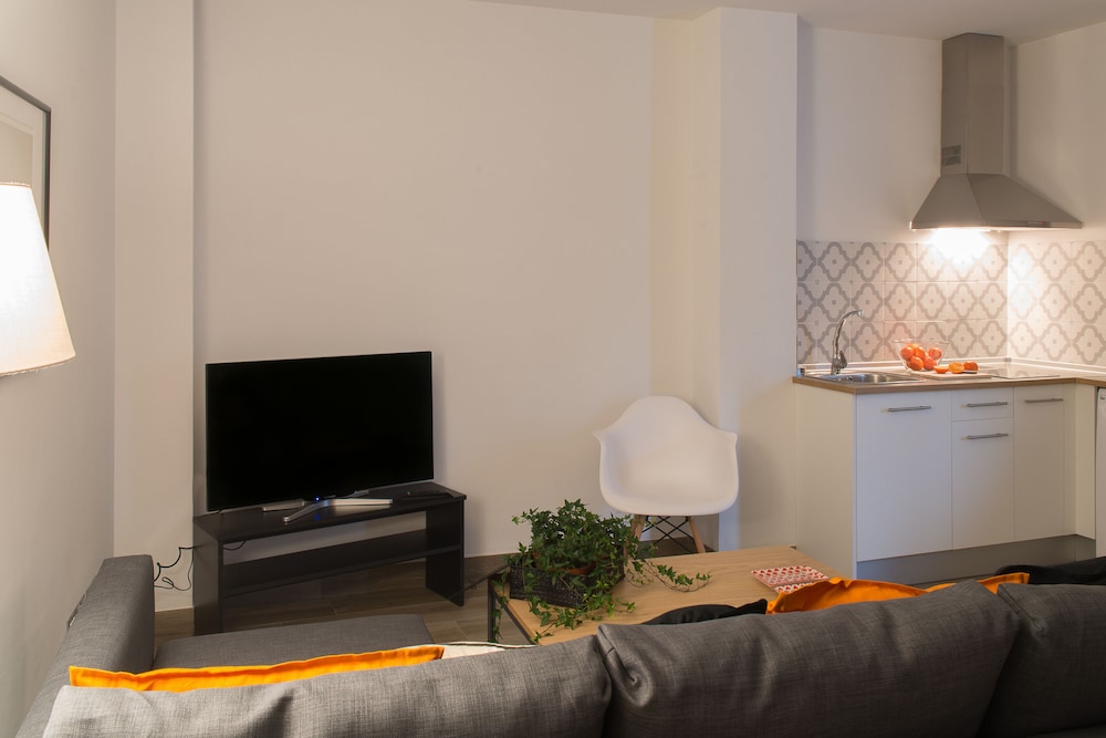 APARTAMENTOS CAMPO DEL PRINCIPE 19/25