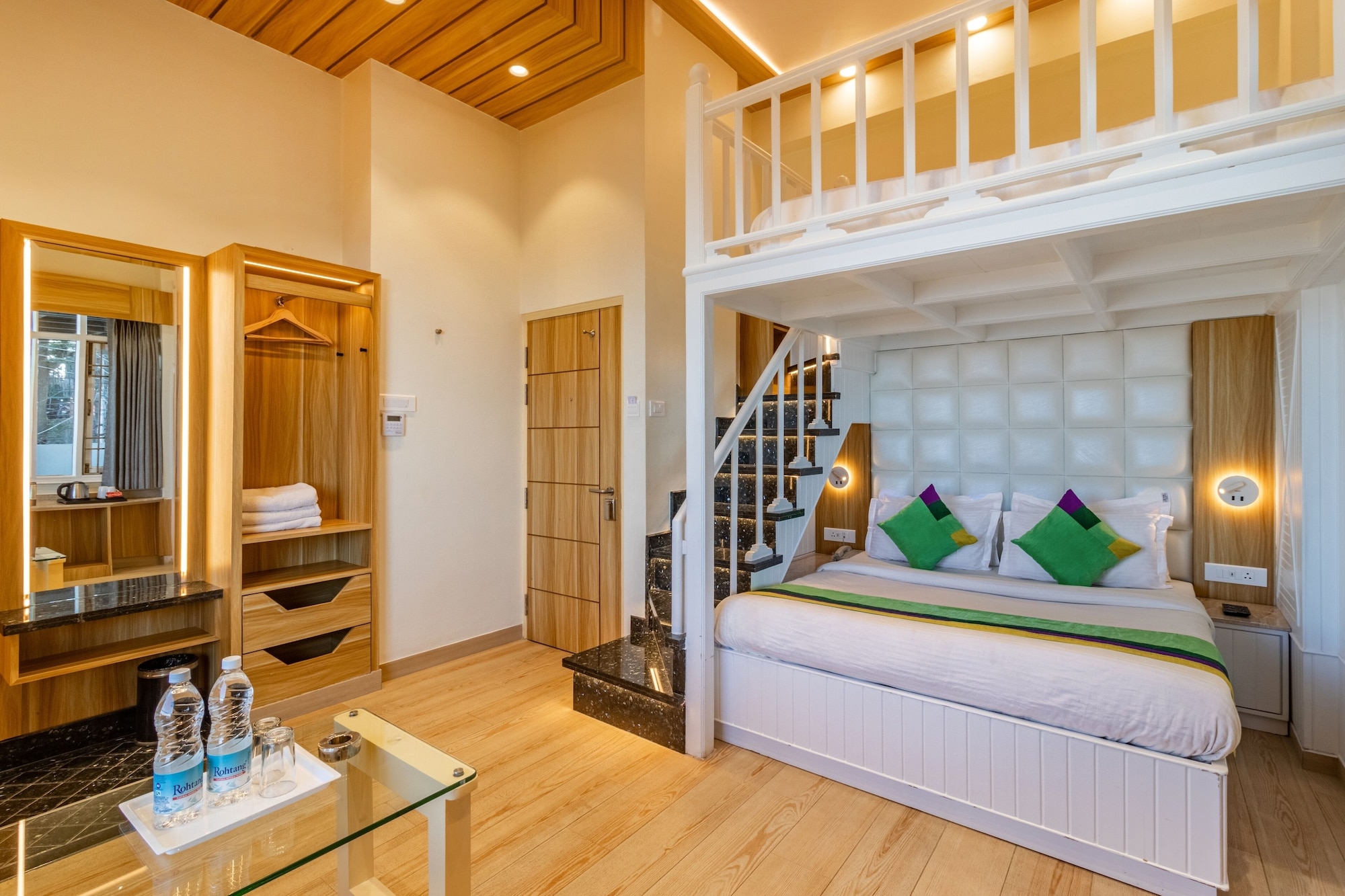 HONEYMOON, SUPERIOR, SUITE, VALLEY VIEW