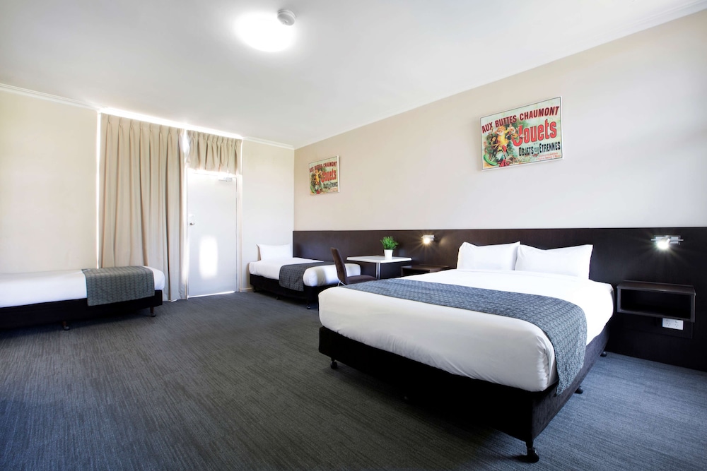 Links Hotel 33/74