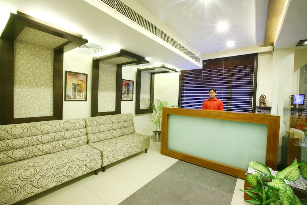 Karon Hotel Lajpat Nagar 7/60