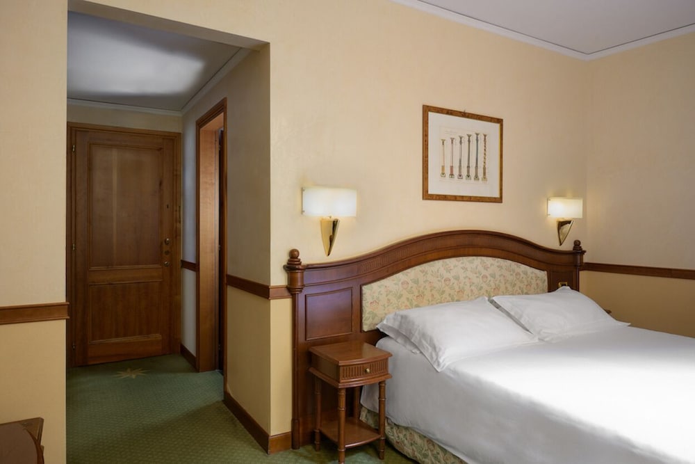 ROOM, SINGLE, DOUBLE BED
