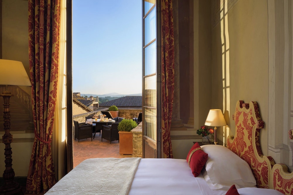 DELUXE, TERRACE