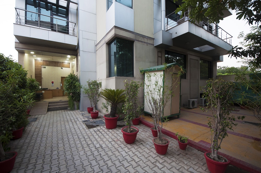 Imperial Apartments 5/50