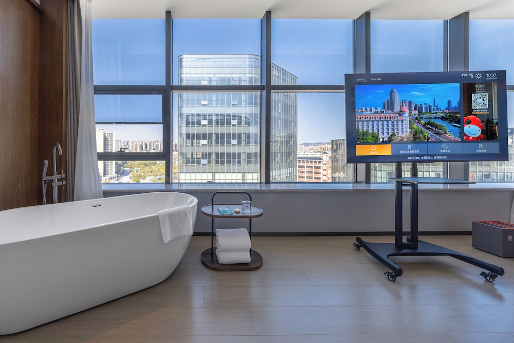 UrCove by HYATT Guangzhou Huadu Baiyun International Airport 50/72