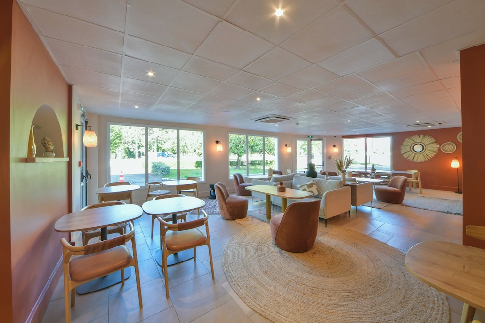 Brit Hotel Bourges L Olympia 41/54