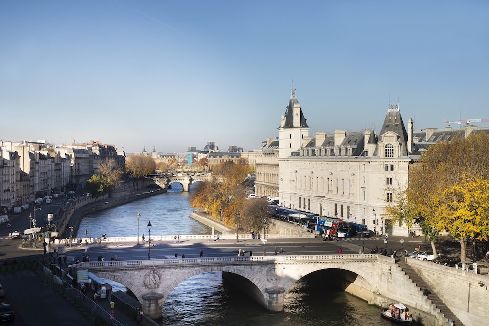 Rives de Notre Dame 72/83