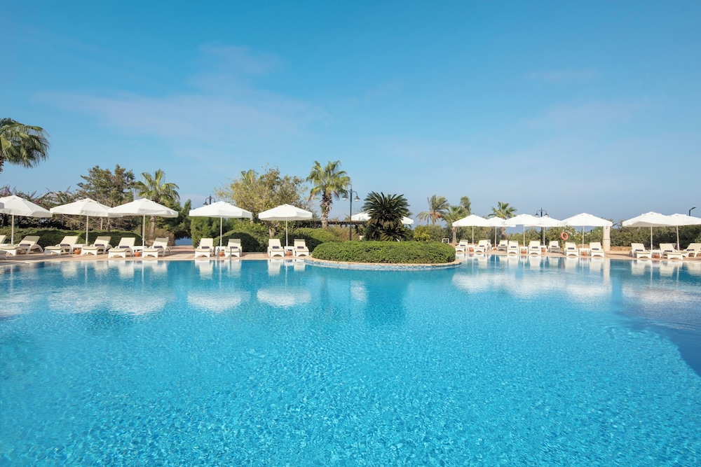 Merit Crystal Cove Hotel Casino & Spa 44/48