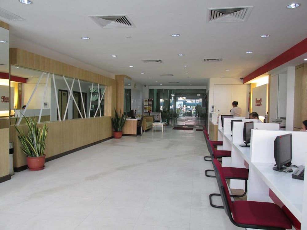 Promenade Service Apartments 10/72