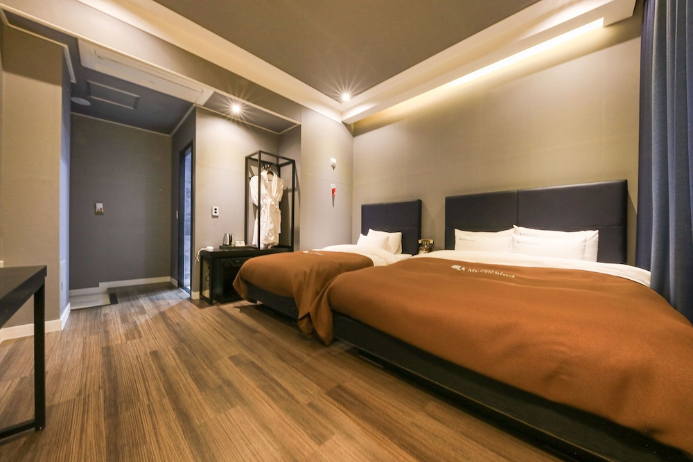 Deluxe, 1 Double and 1 Single Bed, Ocean View