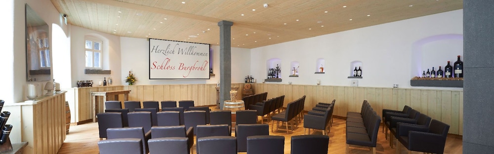 Schloss Hotel Burgbrohl 32/45