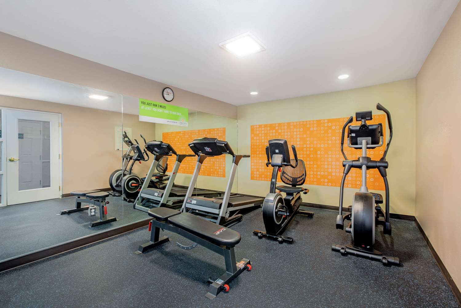 La Quinta Inn & Suites by Wyndham Hesperia Victorville 25/44