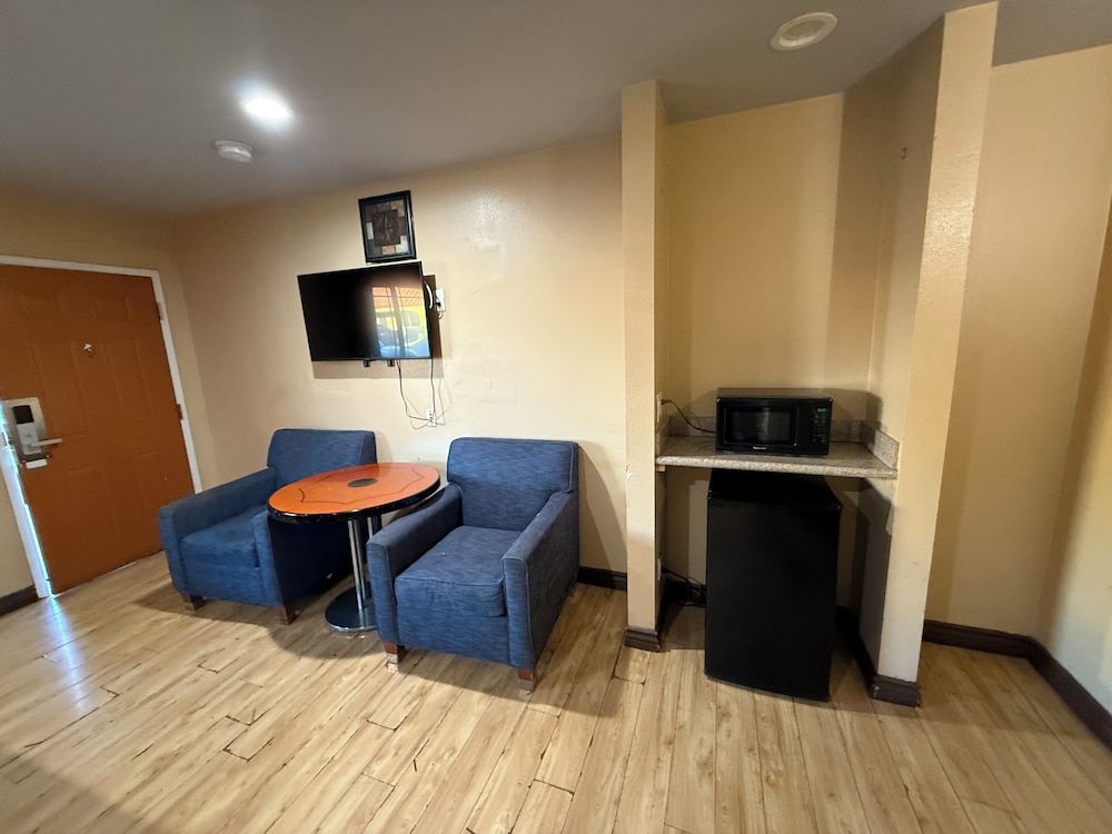 Rocky Inn Motel 19/44