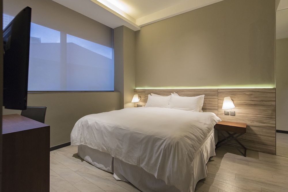 2 BEDROOMS, APARTMENT, LAUNDRY