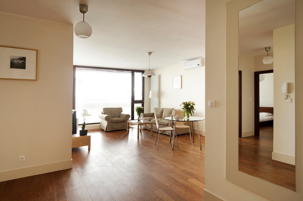 TRITON PARK APARTMENTS 27/41