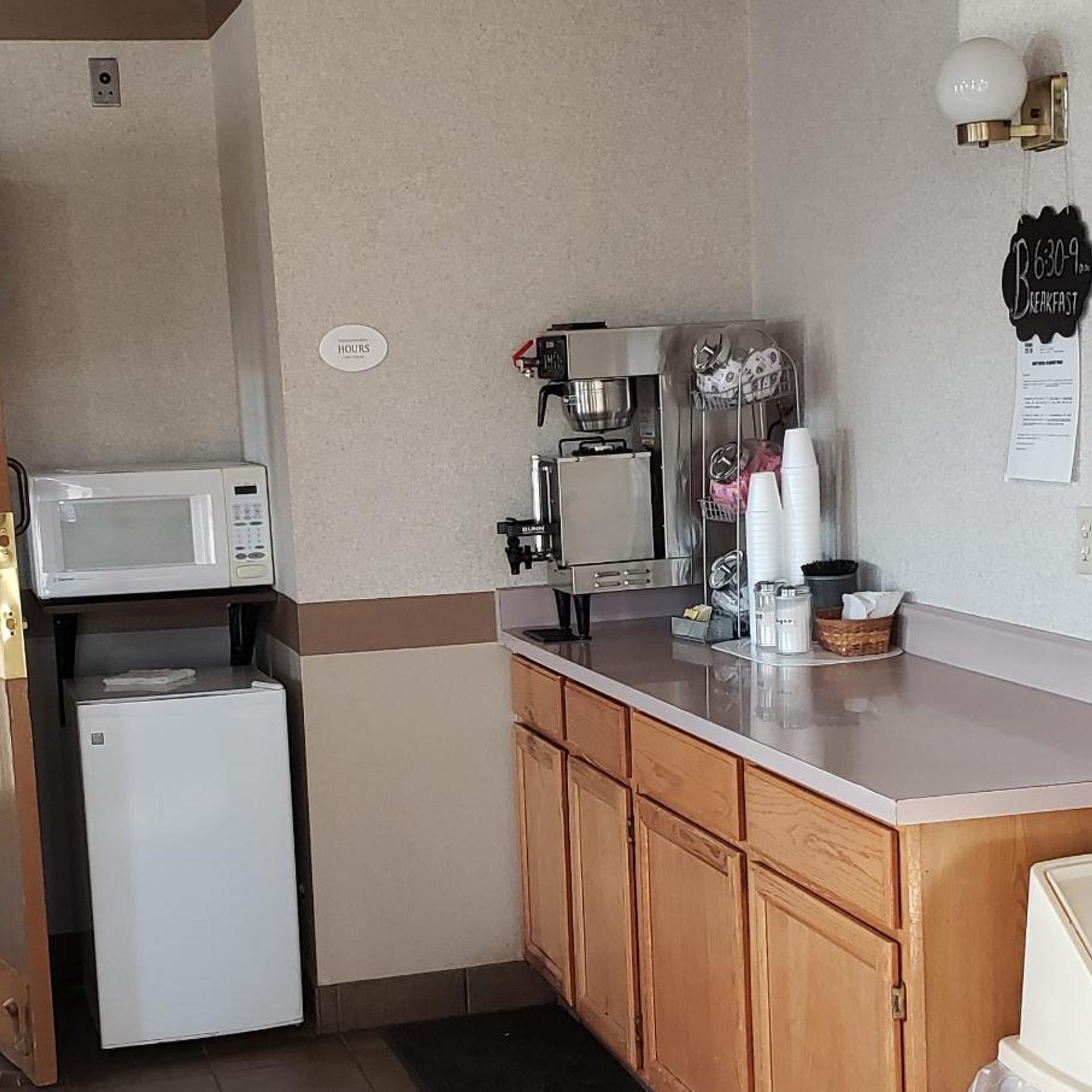 Americas Best Value Inn Burlington 5/62