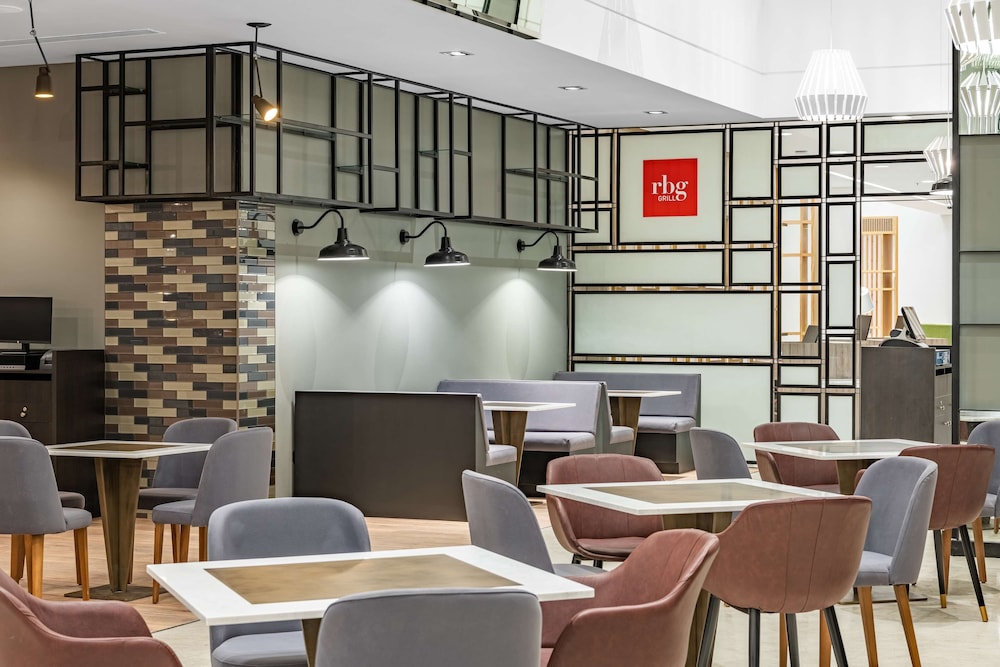 بارك إن باي راديسون الرياض(Park Inn By Radisson Riyadh) 44/66