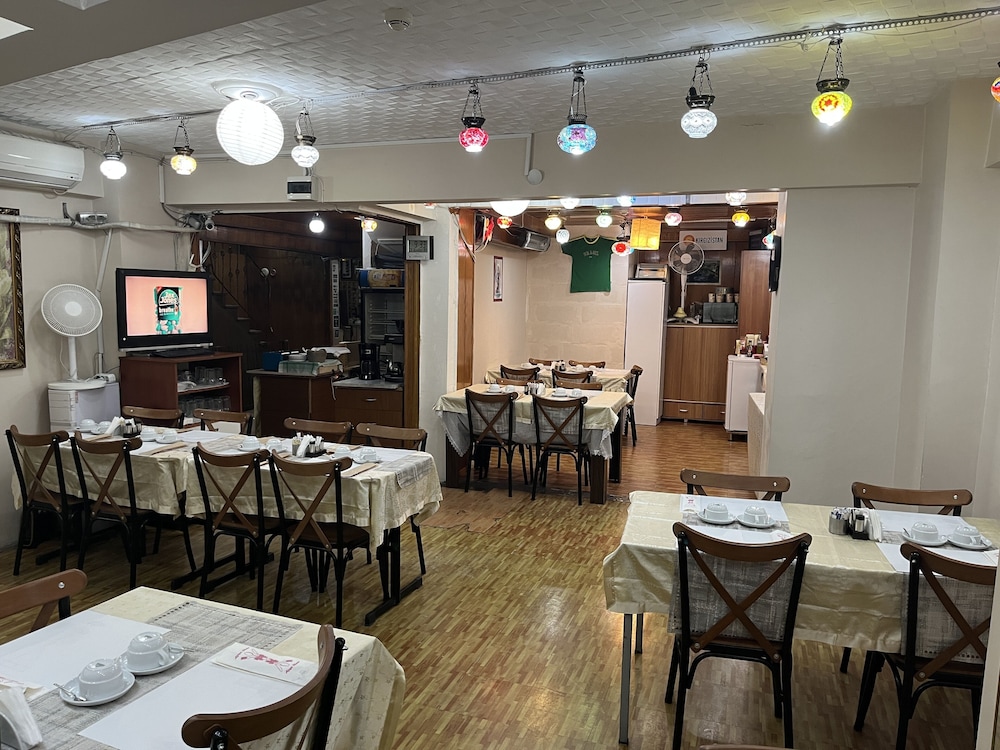 Istanbul Paris Hotel And Hostel 54/74