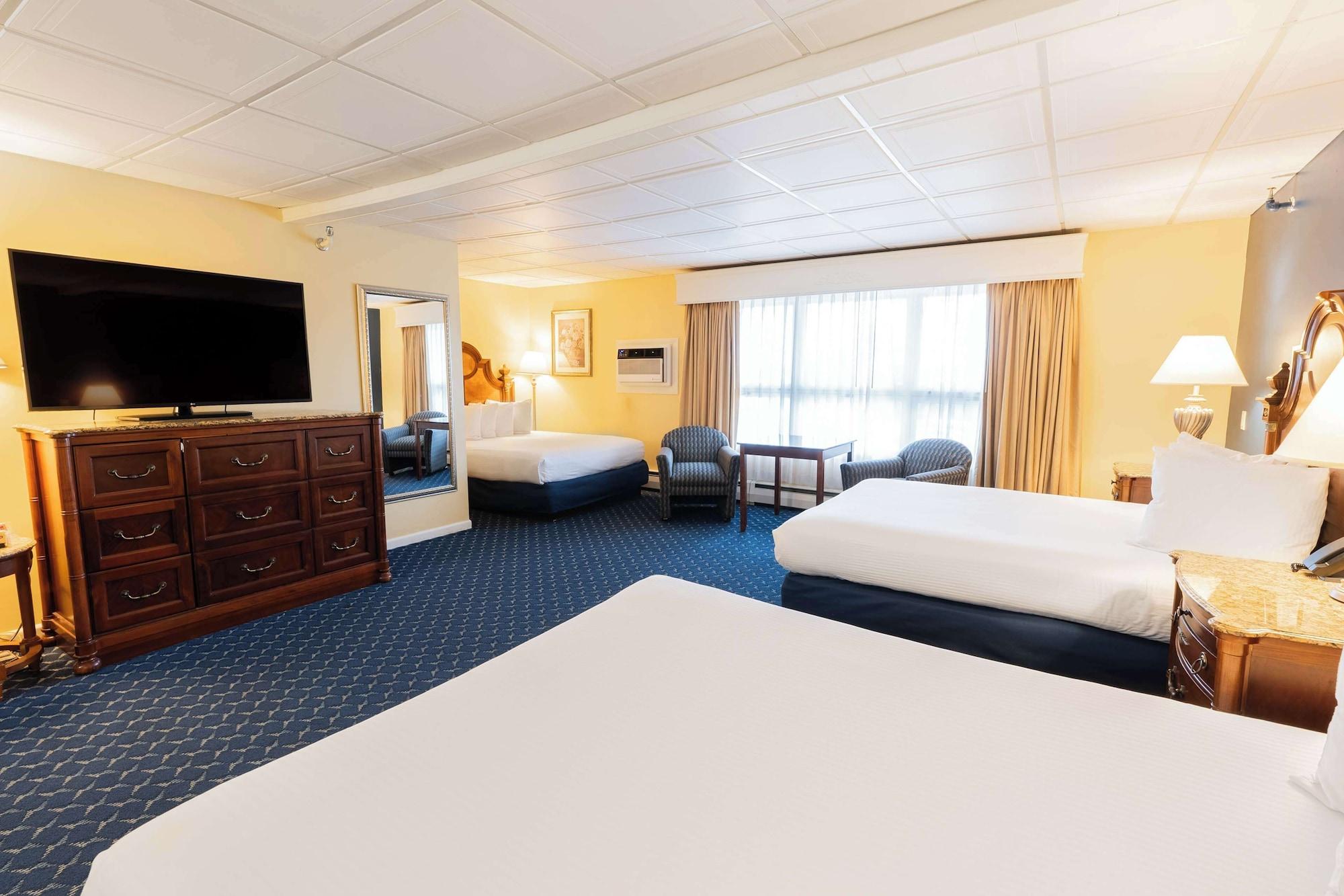 Family Suite, Multiple Beds, Pet Friendly