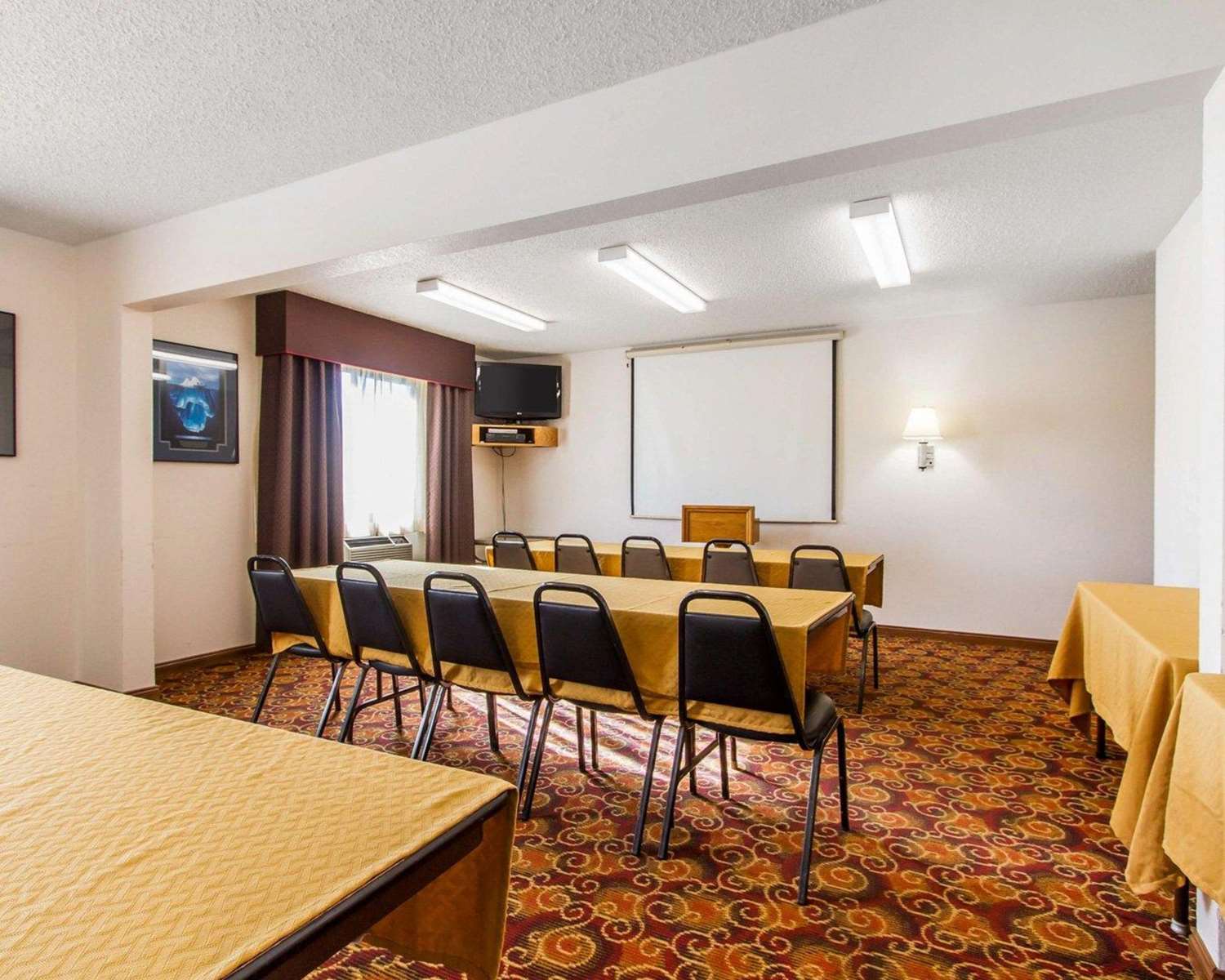 Quality Inn & Suites Ottumwa North 14/16