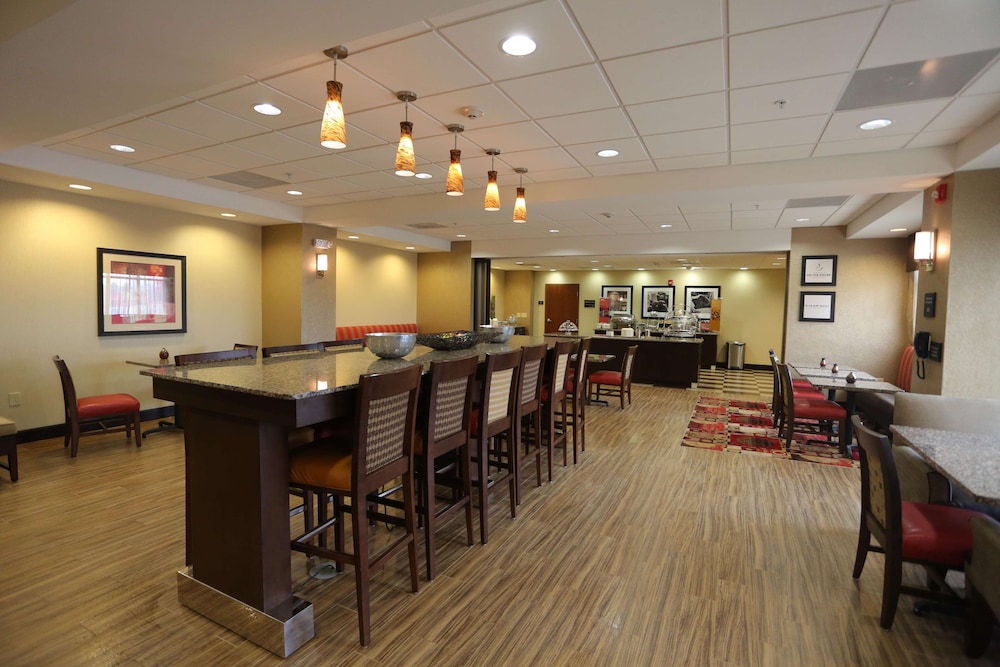 Hampton Inn Atmore 41/52