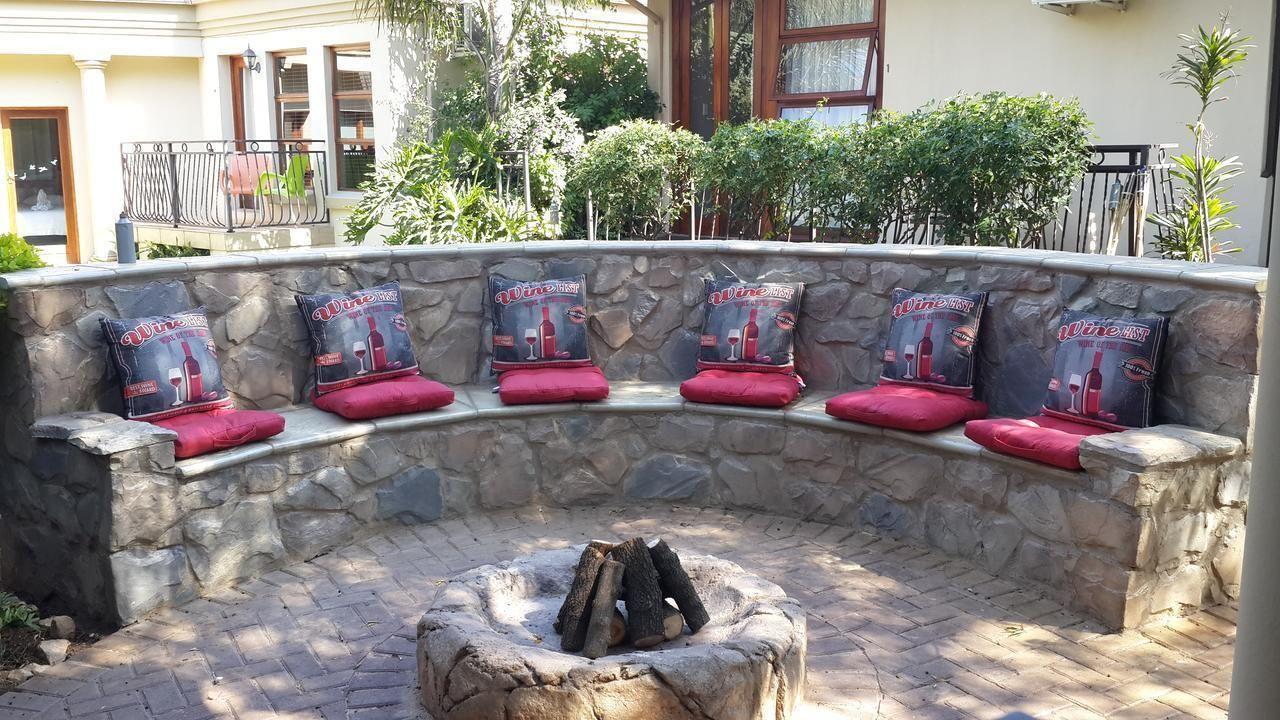 Eagle Rock Executive Guest House 25/35