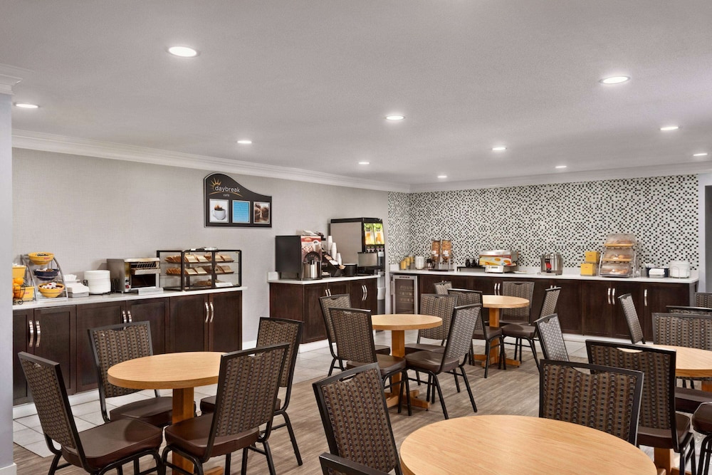 Days Inn By Wyndham Kelowna 28/37