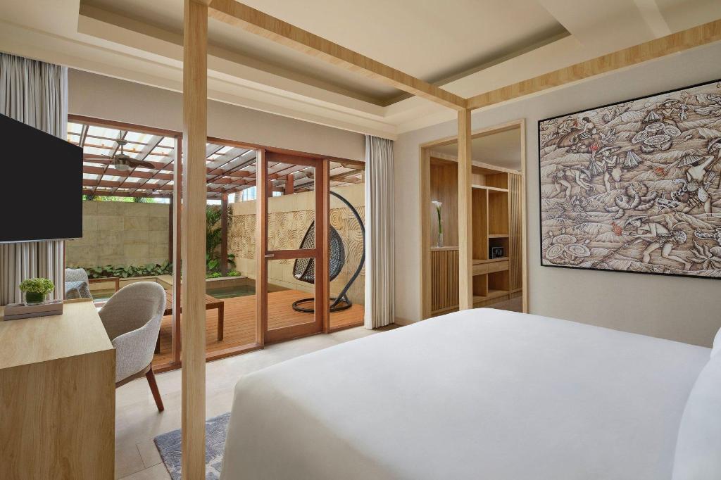 1 Bedroom, Grand, Club, Spa, Villa, King Bed, Pool Side, Club Lounge Access