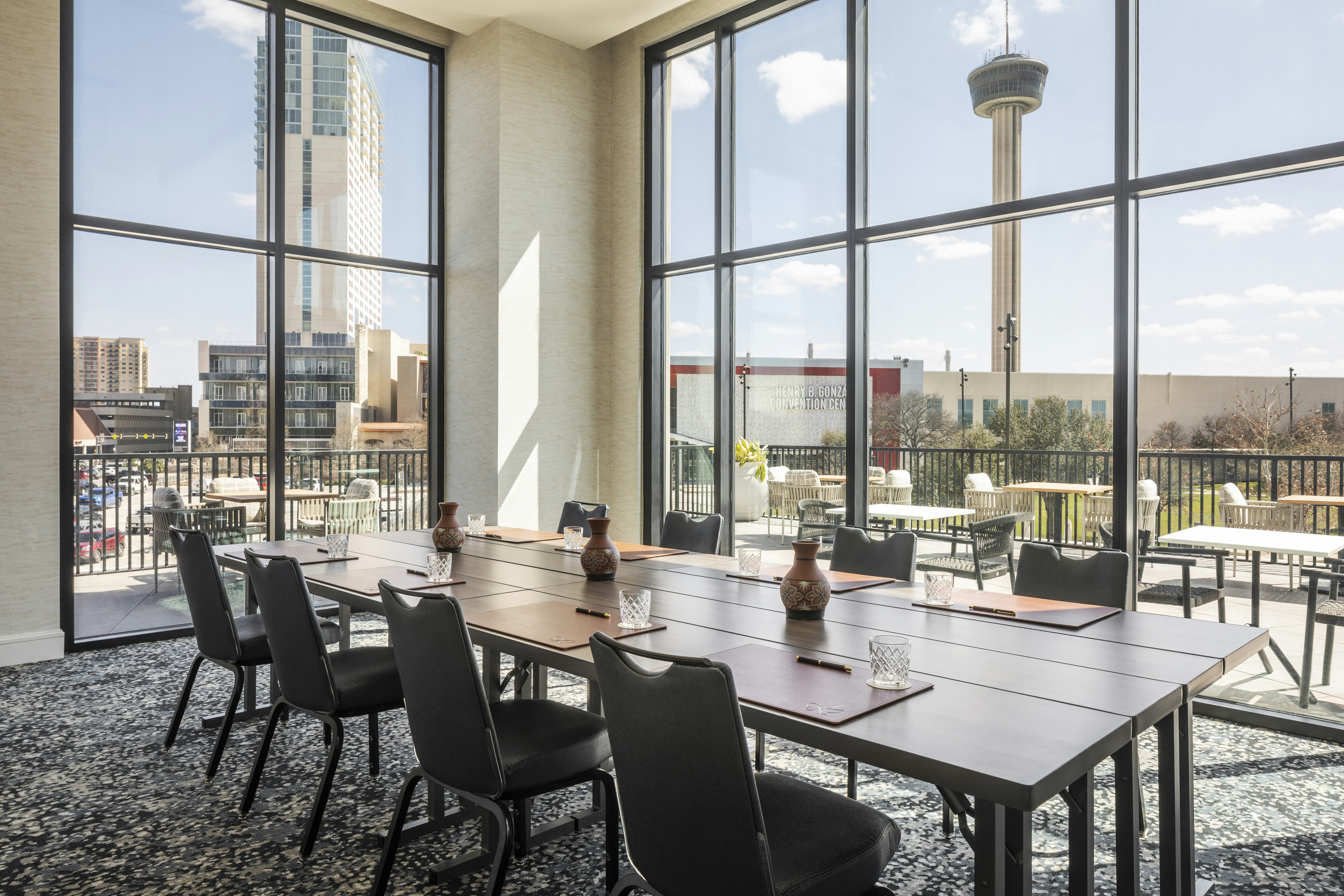 The Monarch San Antonio, Curio Collection By Hilton 30/50