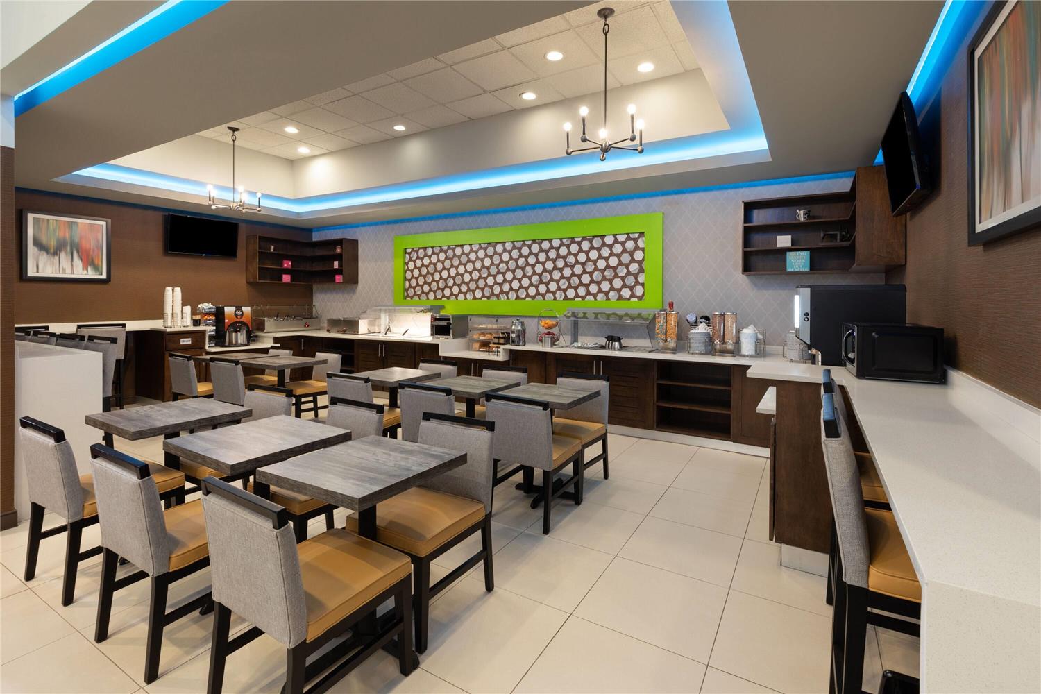 Ramada By Wyndham El Paso 24/38