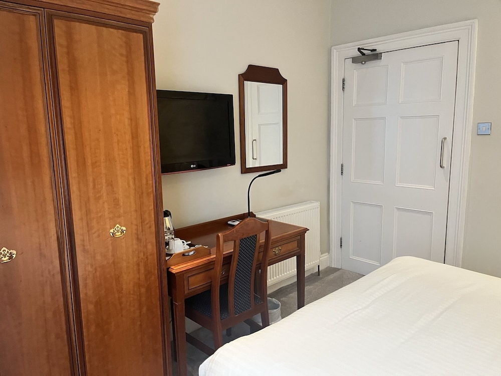 Staunton Hotel 55/65